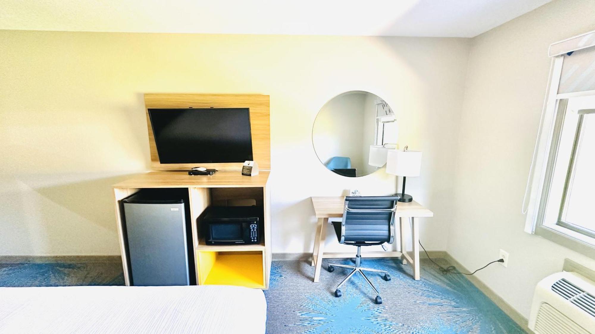 Days Inn & Suites By Wyndham Wynne Zewnętrze zdjęcie
