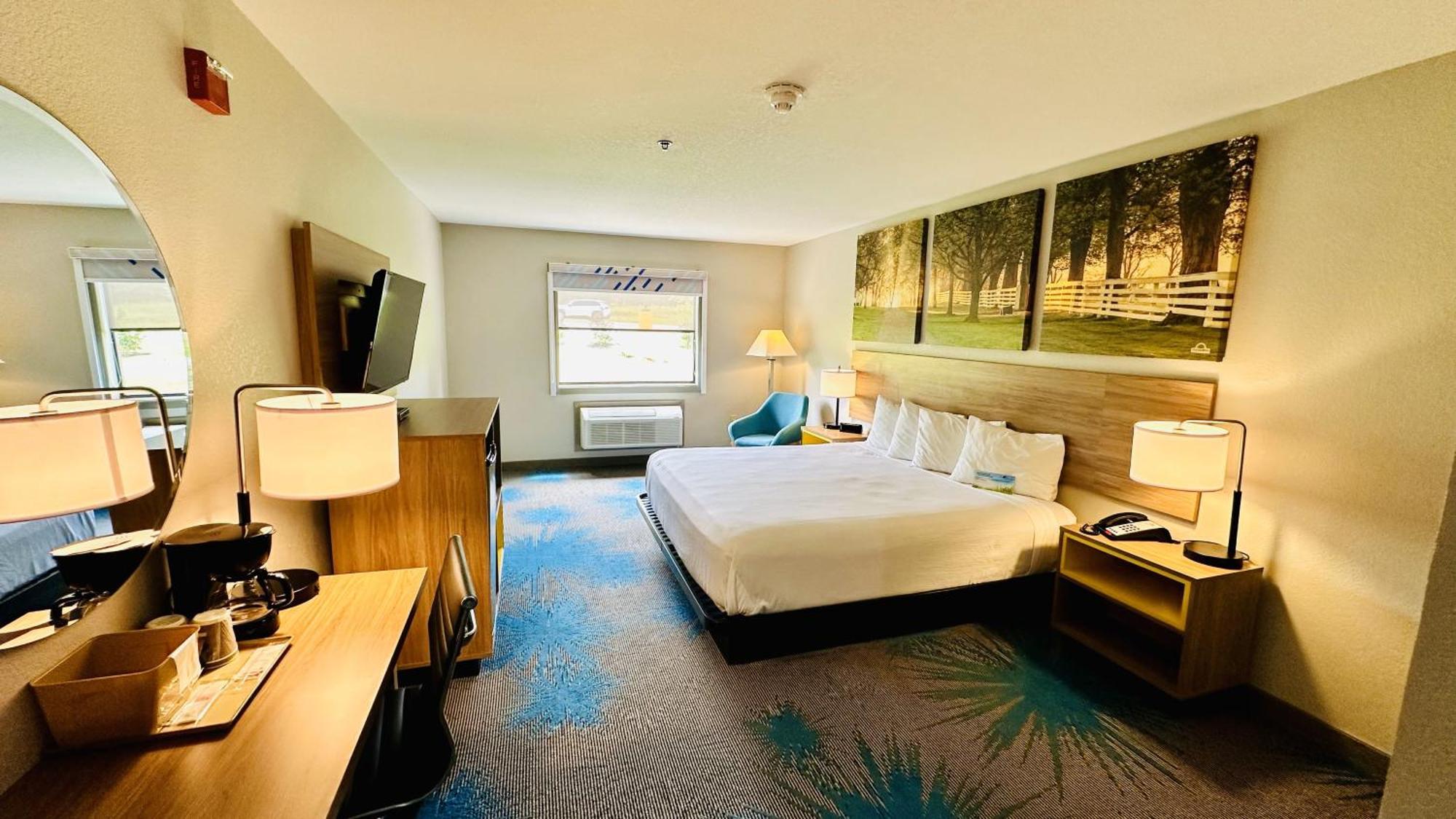 Days Inn & Suites By Wyndham Wynne Zewnętrze zdjęcie