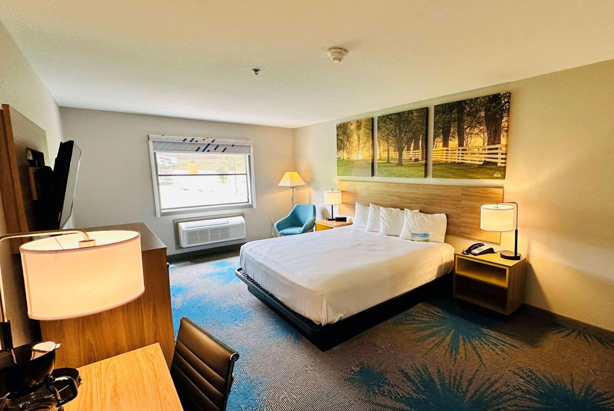 Days Inn & Suites By Wyndham Wynne Zewnętrze zdjęcie